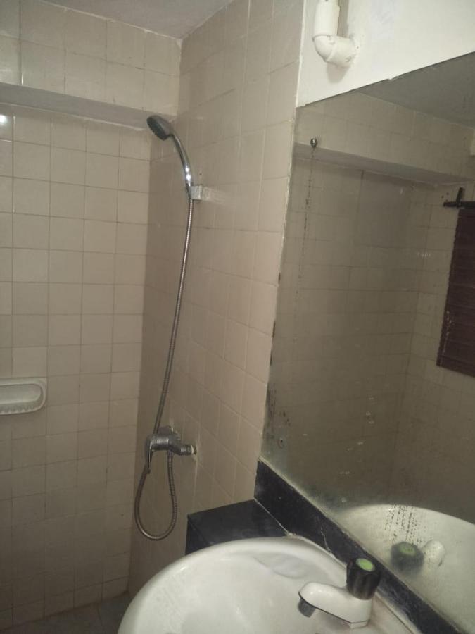 Penthouse Hotel Giacarta Esterno foto