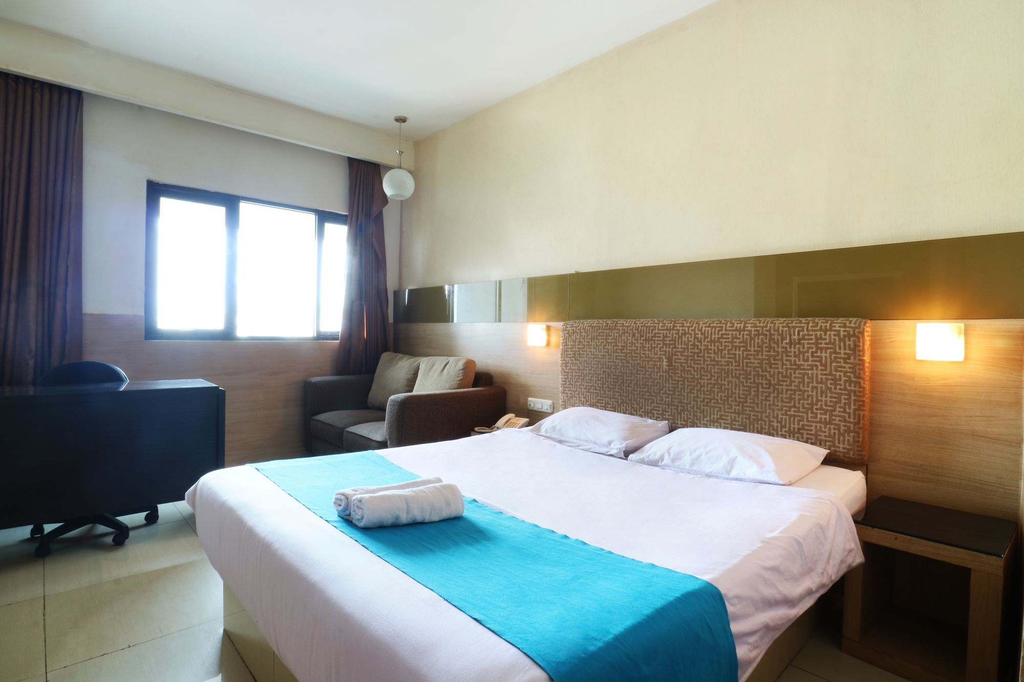 Penthouse Hotel Giacarta Esterno foto