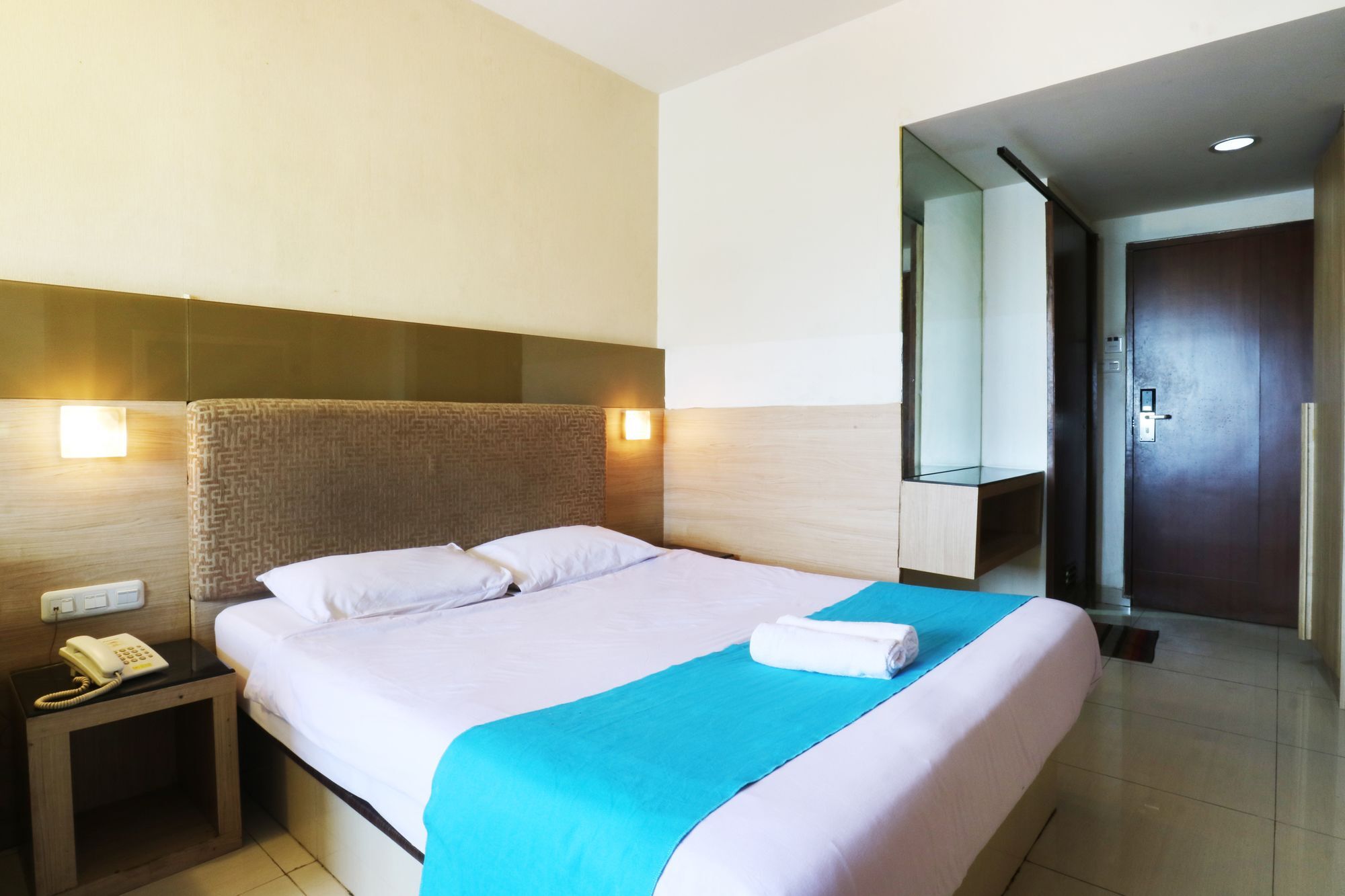 Penthouse Hotel Giacarta Esterno foto