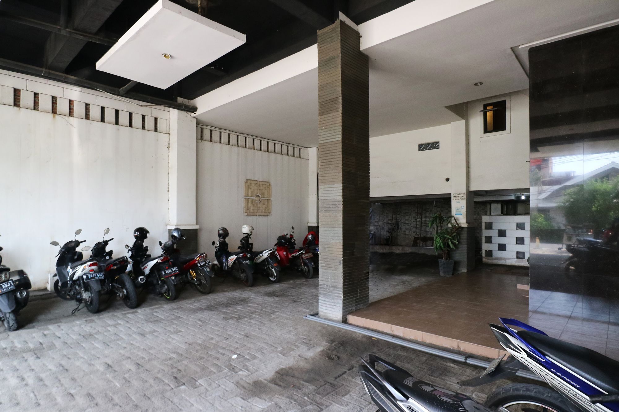 Penthouse Hotel Giacarta Esterno foto